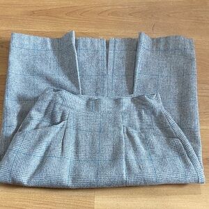 Elegant Gray Checkered Pencil Skirt